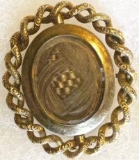 Brooch3